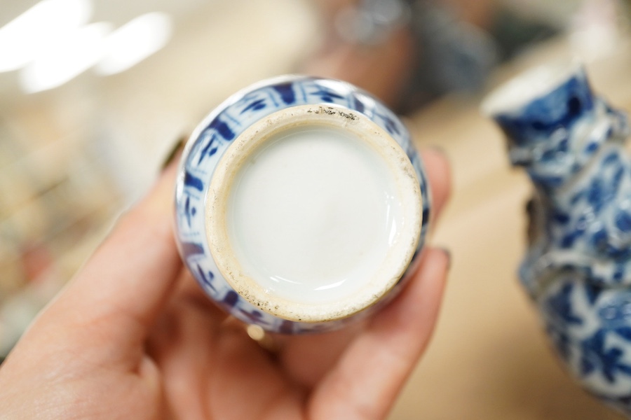 19th/20th century Chinese ceramics to include a pair of blue and white Chinese vases, circular seal box and cover and a snuff bottle with stopper, largest 9.5cm in diameter (6) Condition - mostly good